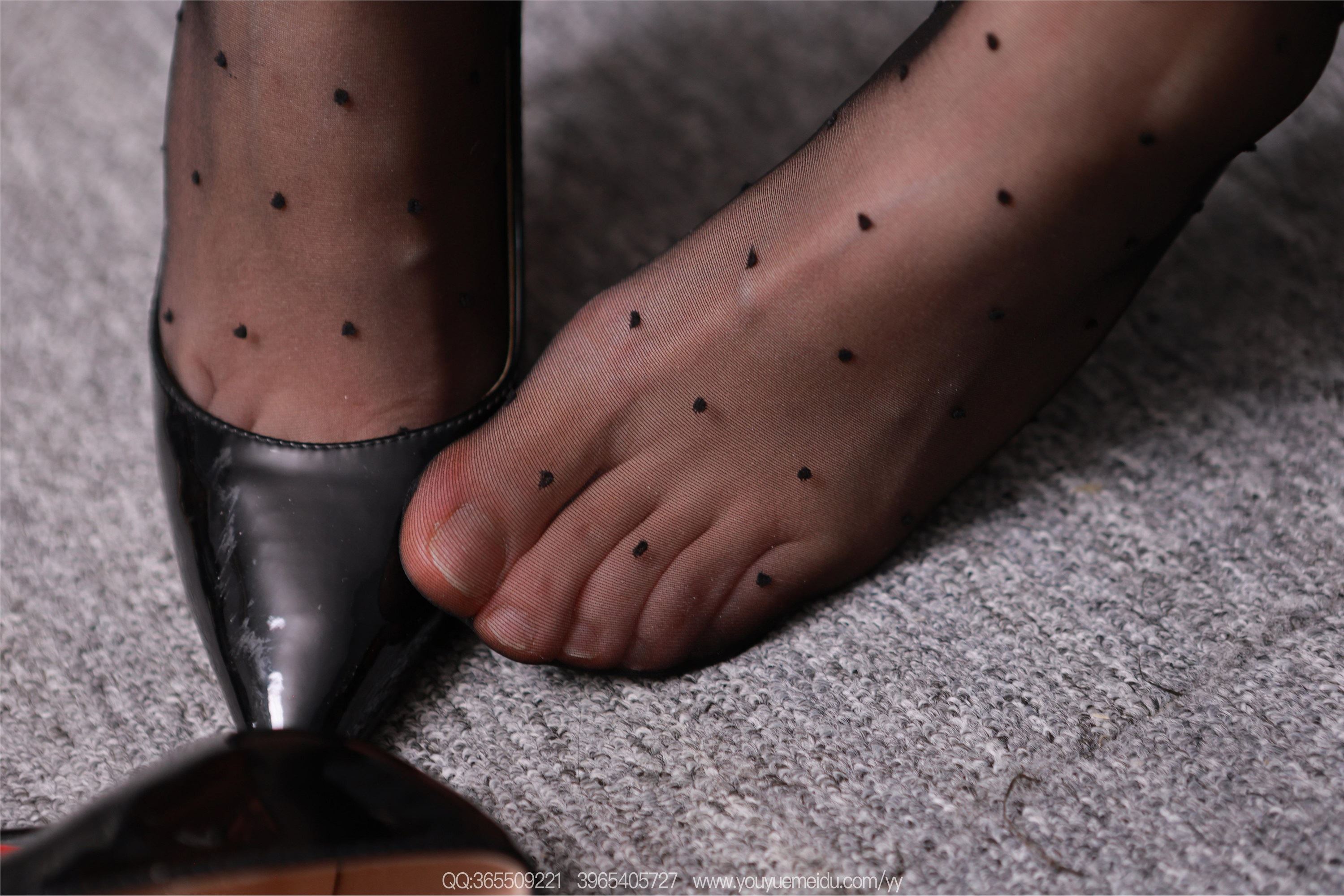 IESS异思趣向  2025.12.03 丝享家2227：小婕《波点丝袜（下）》